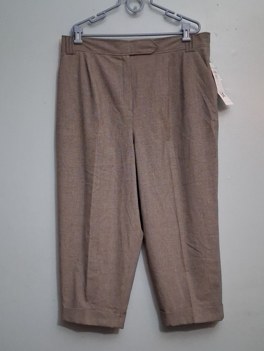 Larry Levine Size 22W Women's Houndstooth Cropped Dress Pants in Brown and White
